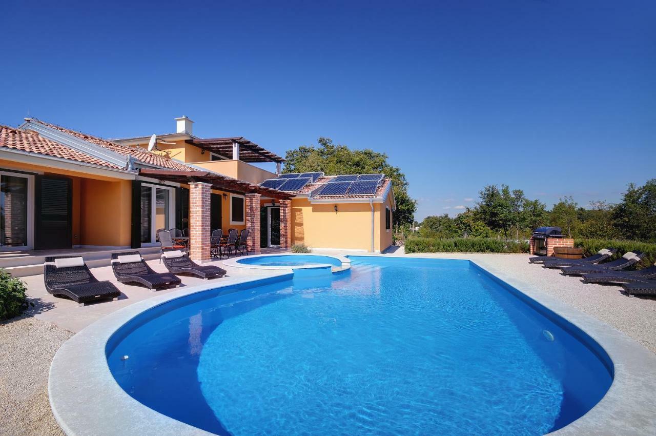 Villas Vea Histria Rezanci Екстер'єр фото