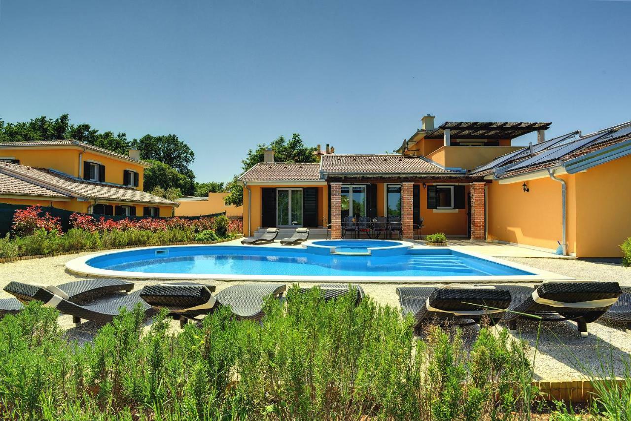 Villas Vea Histria Rezanci Екстер'єр фото